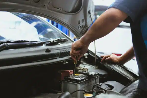 Battery Checks and Replacement Battery Checks and Replacement