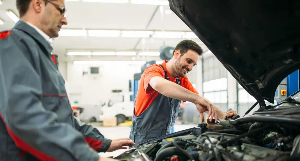 What Kind of Warranty or Guarantee Should You Expect from a Land Rover Specialist What Kind of Warranty or Guarantee Should You Expect from a Land Rover Specialist